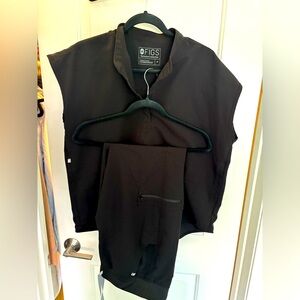 Figs set- Rafaela top(black-M), Zamora joggers(black-M/T)